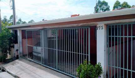 Casa com 3 quartos à venda na Rua Vera Aparecida Pelisson Bredariol, Loteamento Parque da Colina II, Itatiba, 198 m2 por R$ 370.000
