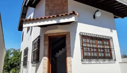 Casa com 3 quartos à venda na Rua José Felizardo Rodrigues, Jardim Salessi, Itatiba, 276 m2 por R$ 790.000