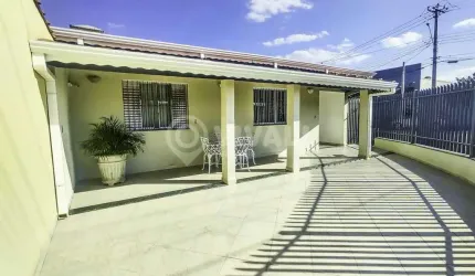 Casa com 3 quartos à venda na Rua São Domingos, Jardim de Lucca, Itatiba, 177 m2 por R$ 850.000