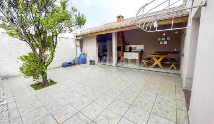 Casa com 4 quartos à venda na Rua João Pellizzer, Vila Centenário, Itatiba, 246 m2 por R$ 640.000