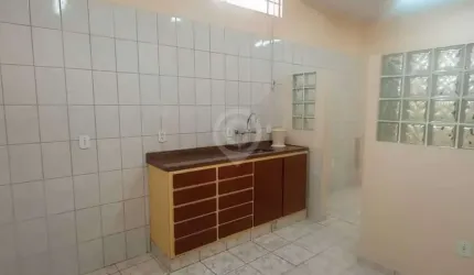 Ponto comercial com 3 salas para alugar na Rua Benjamin Constant, Centro, Itatiba por R$ 1.500