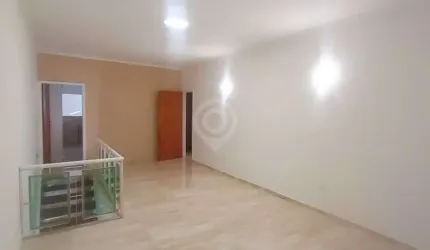 Casa com 2 quartos para alugar na Rua Francisco Glicério, Centro, Itatiba por R$ 2.500