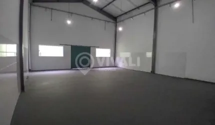 Barracão / Galpão / Depósito com 2 salas para alugar na Rua Regina Regagnin Piovani, Loteamento Parque Empresarial Adelelmo Corradini, Itatiba, 200 m2 por R$ 5.000