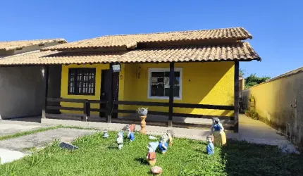 Casa com 02 quartos, em terreno de 480m2 com Área Gourmet perto do CEPT