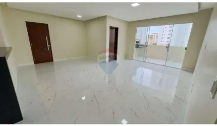 Apartamento à venda no Edifício Torre De Pedra