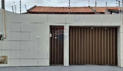 Casa plana com excelente localização no José de Alencar