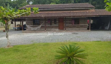 Casa com 04 dormitórios em Lageado Baixo Guabiruba