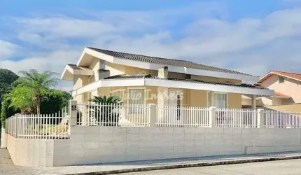 Casa 3  dormitórios 2 vagas Souza Cruz Brusque