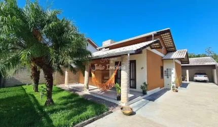 Casa com 3 dormitórios no Dom Joaquim Brusque