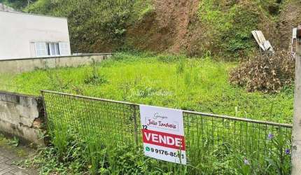 Terreno plano na Azambuja em Brusque