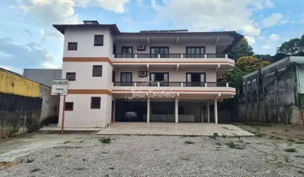 Casa comercial no Centro de Brusque