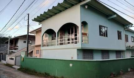 Apartamento 03 Dormitorios no Centro II