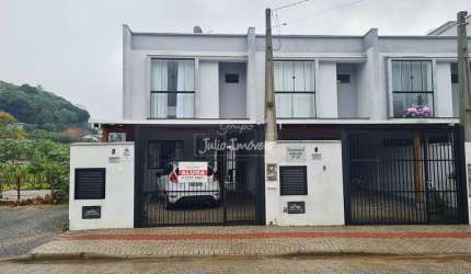Casa com 1 suíte e dois quartos na Limeira Baixa
