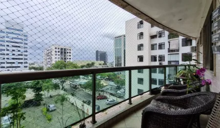 Vendo apartamento 3 quartos na Rua Aroazes Barra Olímpica