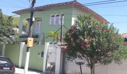 CASA À VENDA A 300 METROS DO MAR! -  5 dormitórios - Bairro Porto Grande - São Sebastião, SP
