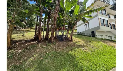 Terreno à venda no condomínio Parque das Rosas