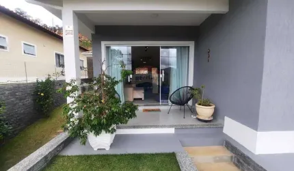 LINDA CASA EM CONDOMÍNIO COM 3 QUARTOS EM ALBUQUERQUE/ TERESÓPOLIS