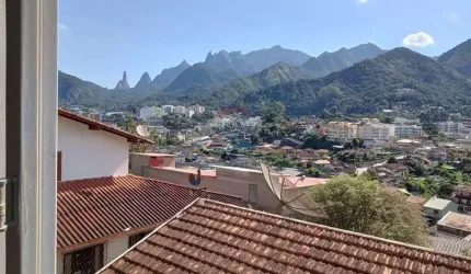 'Casa de vila com 3 quartos na Fazendinha'