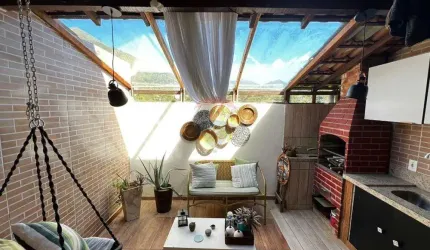 LINDA CASA EM CONDOMÍNIO COM 2 QUARTOS E ÁREA GOURMET INTERNA
