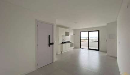Apartamento à 150mts da praia, no Centro de Navegantes/SC