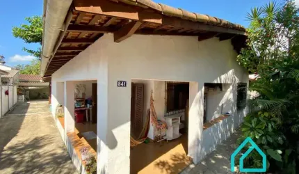 Casa térrea com 3 dormitórios a venda na Praia da Enseada Ubatuba - SP