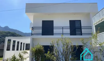 Casa em condomínio fechado à venda em Ubatuba SP