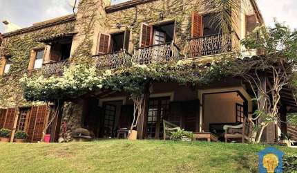Casa com 3 dormitórios à venda, 532 m² por R$ 2.800.000,00 - Nova Fazendinha - Carapicuíba/SP