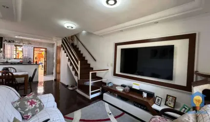 Casa com 3 dorms à Venda, 167 m² por R$ 649.000 - Residencial do Bosque - Cotia/SP