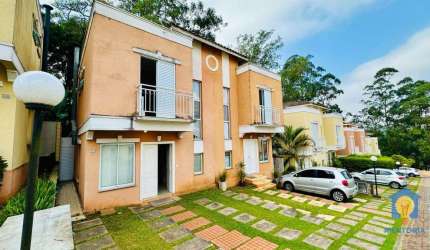 Casa com 3 dorms à Venda, por R$ 599.000 - Chácara Pavoeiro - Cotia/SP