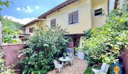 Sobrado com 3 dormitórios à venda, 81 m² por R$ 570.000,00 - Residencial do Bosque - Cotia/SP