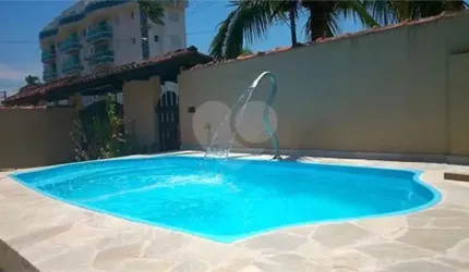 Casa térrea com 4 quartos à venda em Jardim Casa Branca - SP