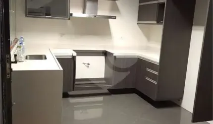 Sobrado com 3 quartos à venda em Vila Palmares - SP