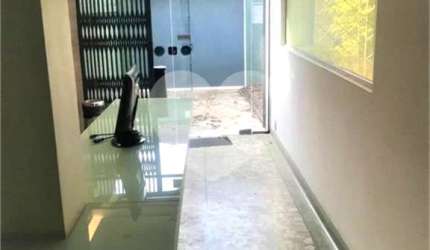 Sobrado com 4 quartos para locação em Paraíso - SP