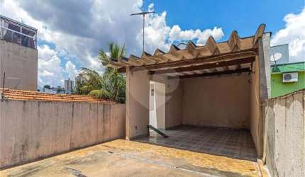 Sobrado com 2 quartos para locação em Santa Terezinha - SP