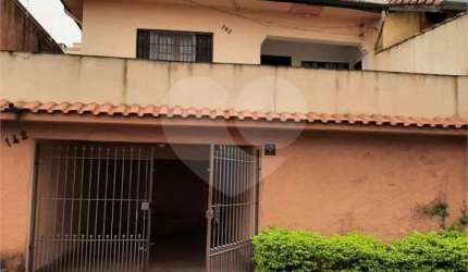 Casa térrea com 3 quartos à venda em Utinga - SP