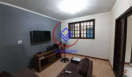 CASA TRÊS QUARTOS Á VENDA EM MARECHAL HERMES!