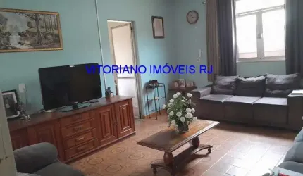 CASA  Á VENDA EM BENTO RIBEIRO DOIS QUARTOS GARAGEM !
