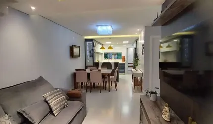 Sobrado a venda no Bairro Glória