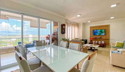 Apartamento no bairro Vila Mendonça com varanda espaçosa