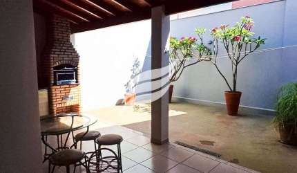 Casa com 03 dormitórios à venda no bairro Concórdia 2 em Araçatuba
