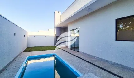 Casa com piscina à venda no condomínio Laranjeiras