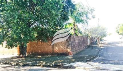 Terreno de 360 m² à venda no bairro Umuarama em Araçatuba