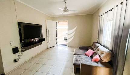 Casa 03 quartos à venda no bairro Jardim Universo em Araçatuba