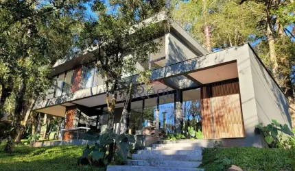 Casa com 3 dormitórios à venda, 330 m² por R$ 3.330.500 - Bosque Sinoserra - Canela/RS