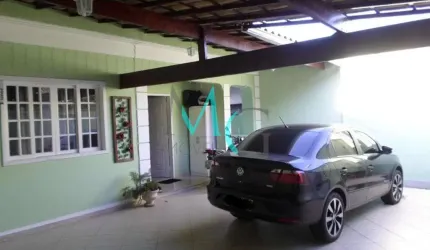 Casa com piscina próx ao West Shopping