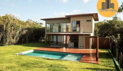 Casa De Praia  Alto Padrão Sendo 4  Suítes  Localizado na Avenida do Farol - Praia do Forte