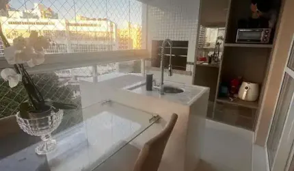 Apartamento em Alphaville, 3/4 sendo 2 suites, reformado, com 2 vagas