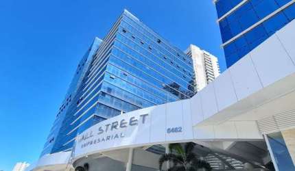 Sala comercial no Wall Street, reformada, na paralela, com 33m², pode financiar.