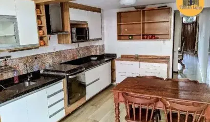 Casa Padrão em Piatã, proximo da praia, com 2 suites, com vaga, dentro de condominio.