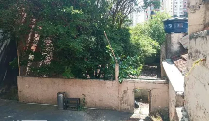 Terreno 6x50 com 2 casas antigas na Penha